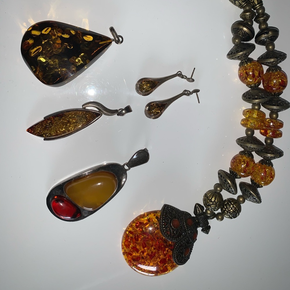 Amber & Silver Jewelry Pendents Earrings Necklace
